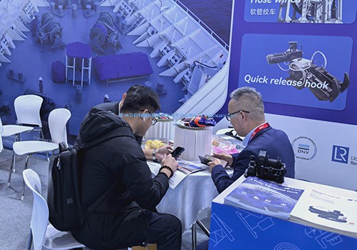 依科攀船舶设备股份有限公司携硬核展品亮相 2025 国际海事会展