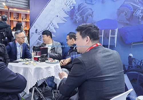 依科攀船舶设备股份有限公司携硬核展品亮相 2025 国际海事会展